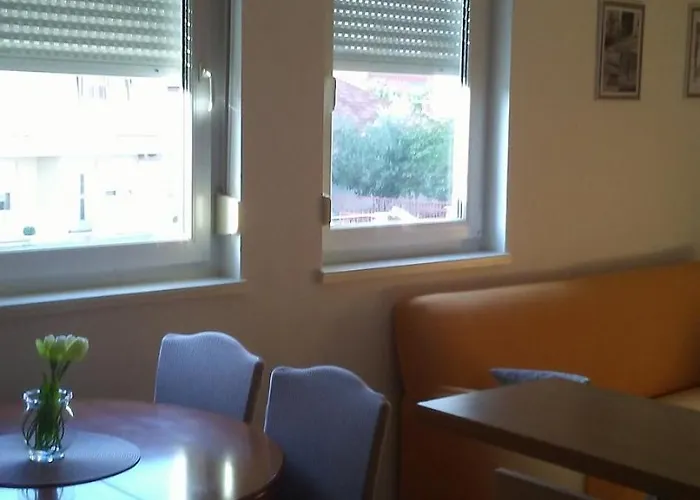 Visnjik 7-free Parking