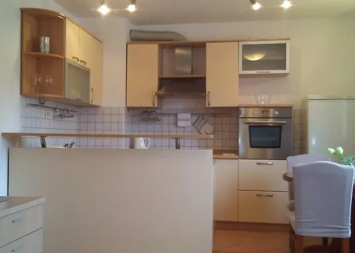 Visnjik 7-free Parking