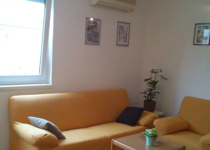 Visnjik 7-free Parking